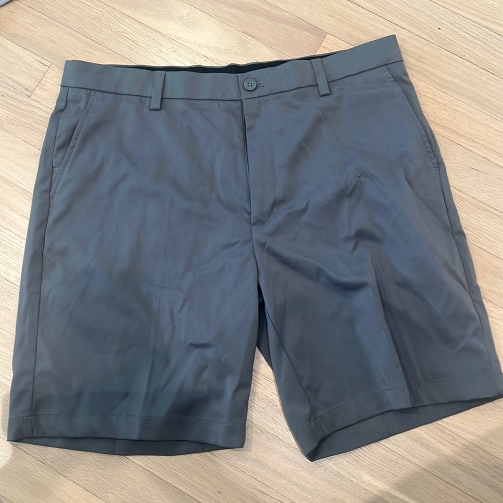 Amazon Essentials Golf Shorts